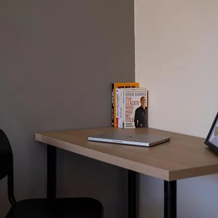 Orange Bliss Townhouse By Nomads ペイヤ