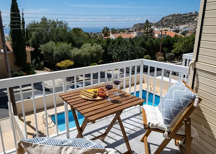 Orange Bliss Townhouse By Nomads Peyia